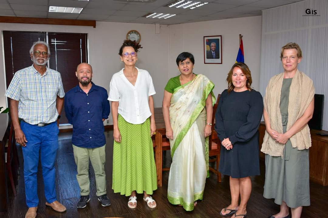 Delegation of researchers from Finland and Nepal calls on Vice-Prime Minister Dookun-Luchoomun