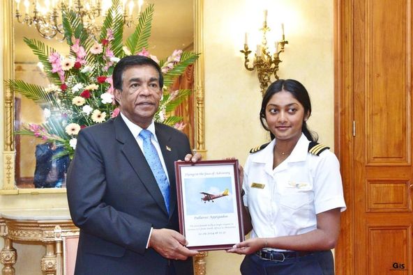 First female pilot on a solo SA-Mauritius trip Pallavee Appigadoo meets President Roopun