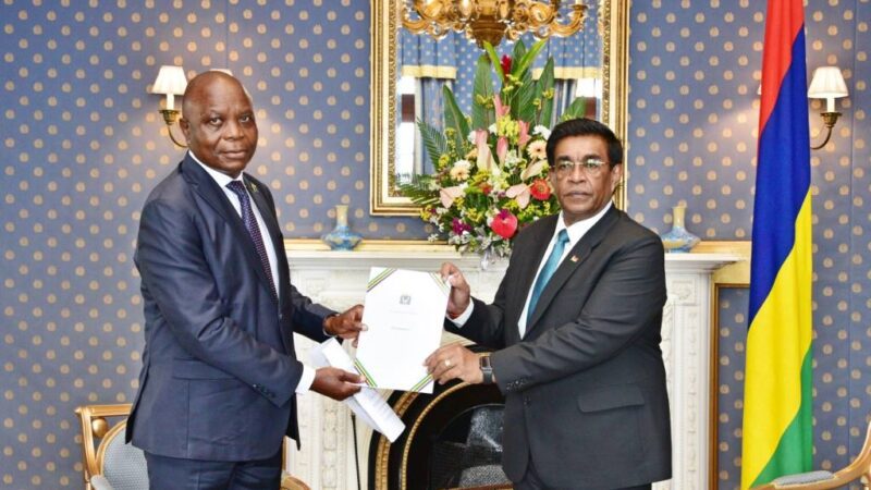 Tanzanian High Commissioner presents Letters of Credence to President Roopun