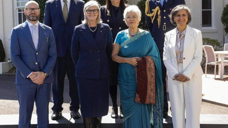 High Commissioner Sarojini Seeneevassen presents her credentials to the Governor General of Australia