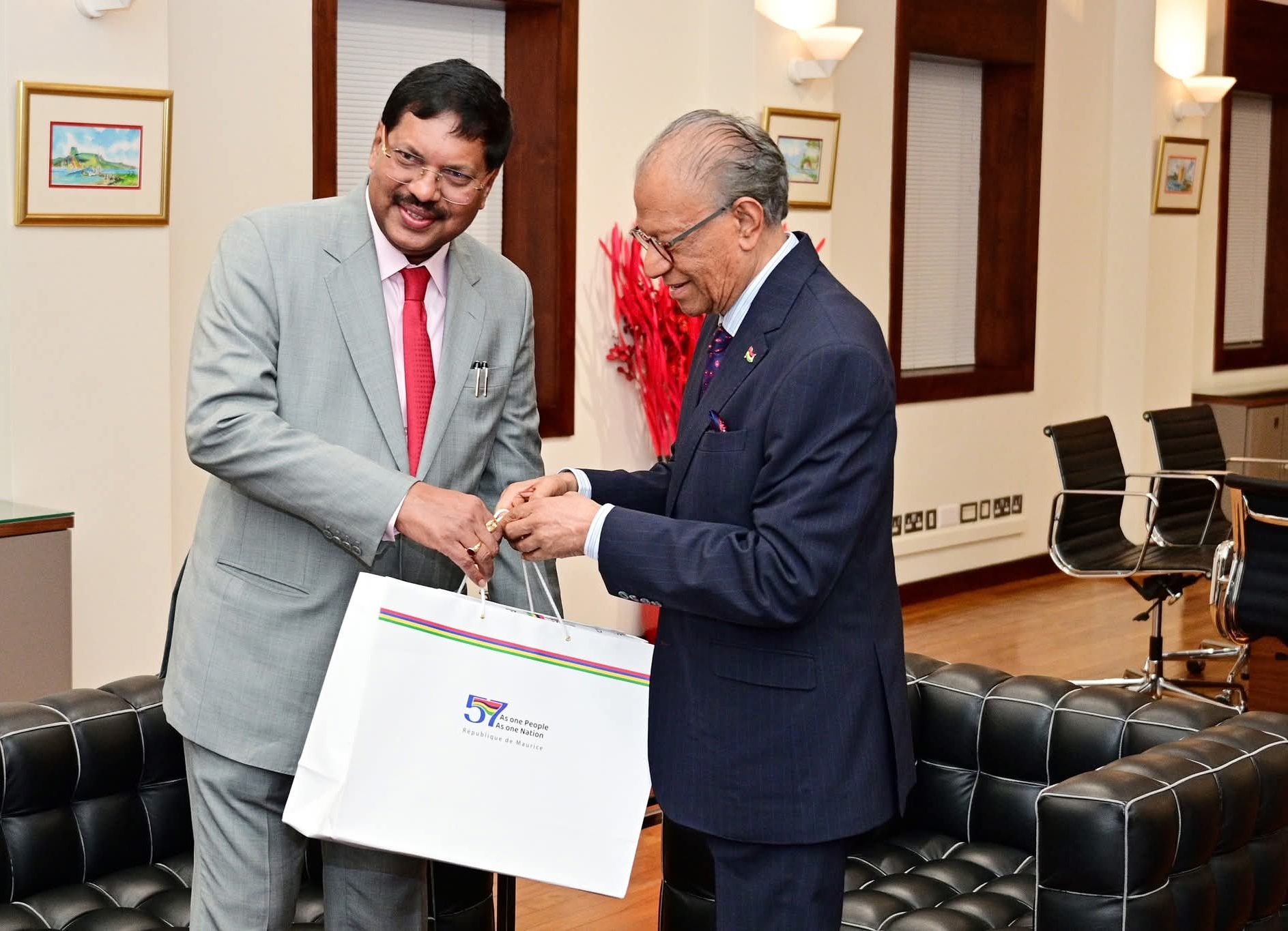 Chief Justice of India calls on Prime Minister during official visit to Mauritius