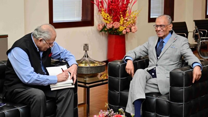 Shiv Khera meets Prime Minister Ramgoolam